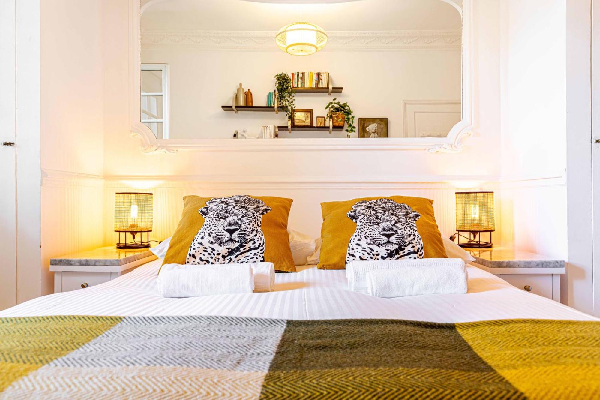 Grand & Classy Apartment With Private Garden, Villa Des Ammonites เมอดง ภายนอก รูปภาพ